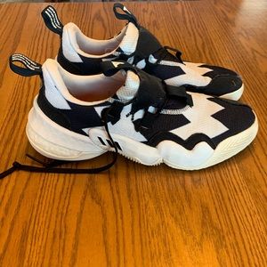 Adidas Trae Young 1 shoes.  Size 9.5 Men’s.